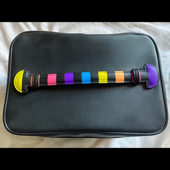 Victoria Secret makeup travel bag - Picture 2 of 6